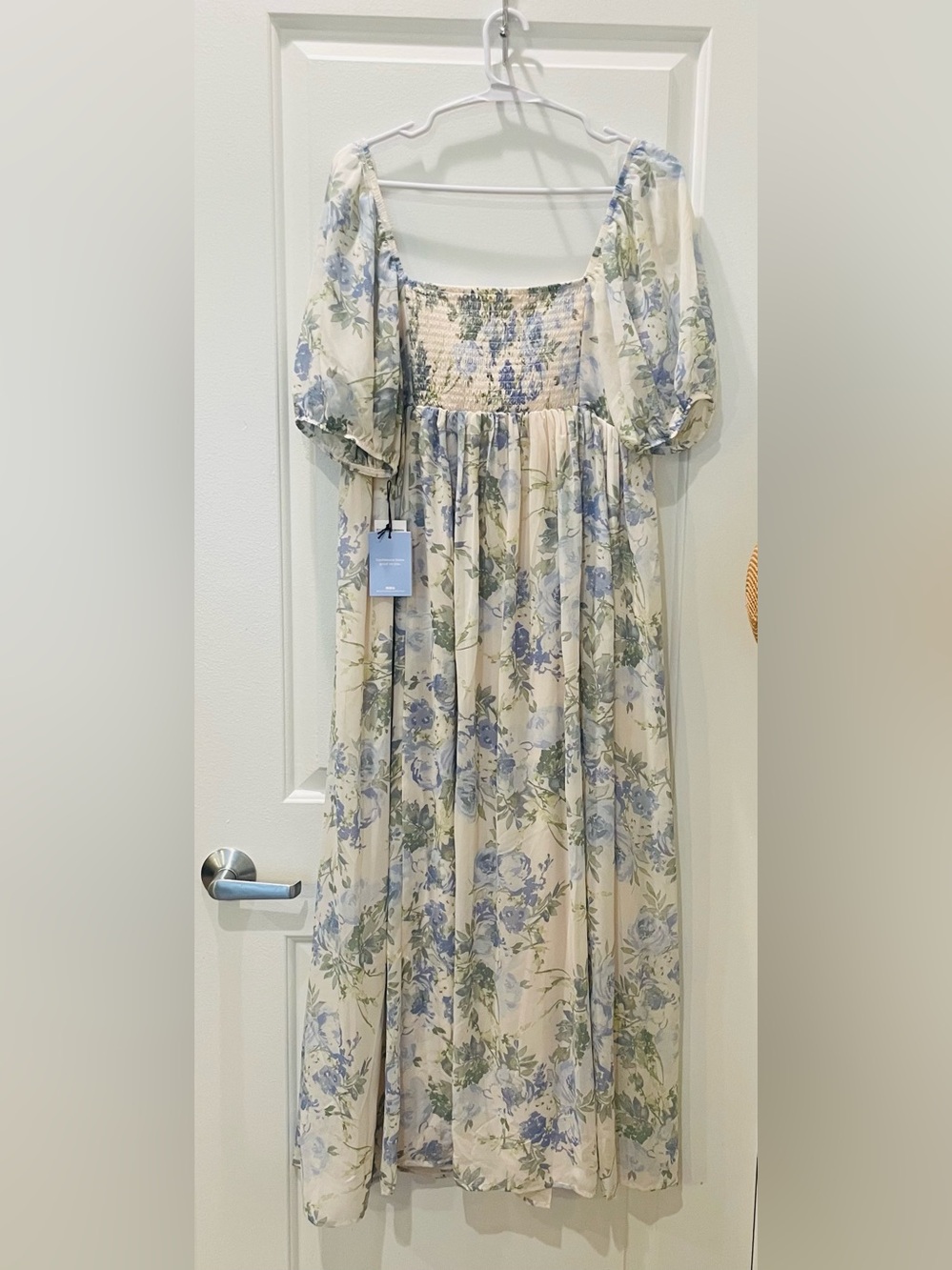NEW…Wallflower Floral Puff Sleeve Maxi Dress - Picture 4 of 5